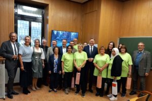 Das Team des Schullandheimwerks Mittelfranken mit den Ehrengästen